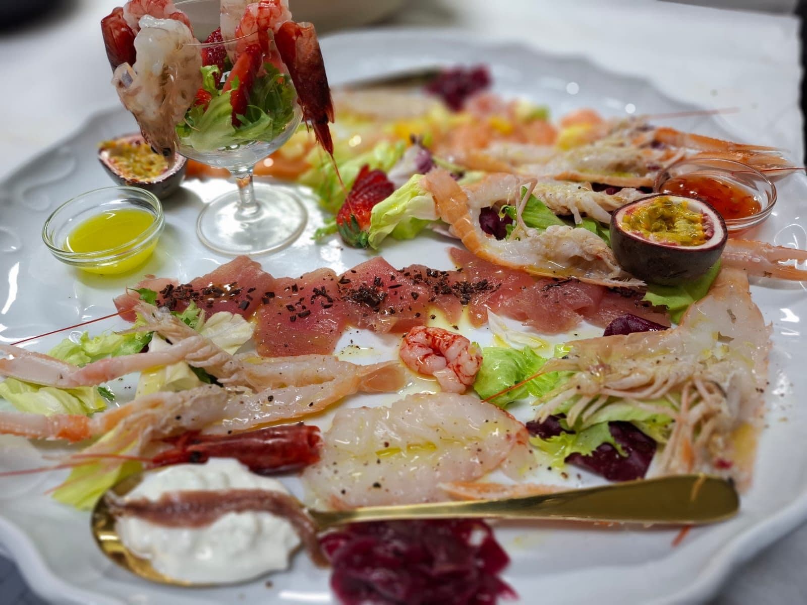 Gran crudo di mare del ristorante di pesce Alexander, Collecchio (Parma)