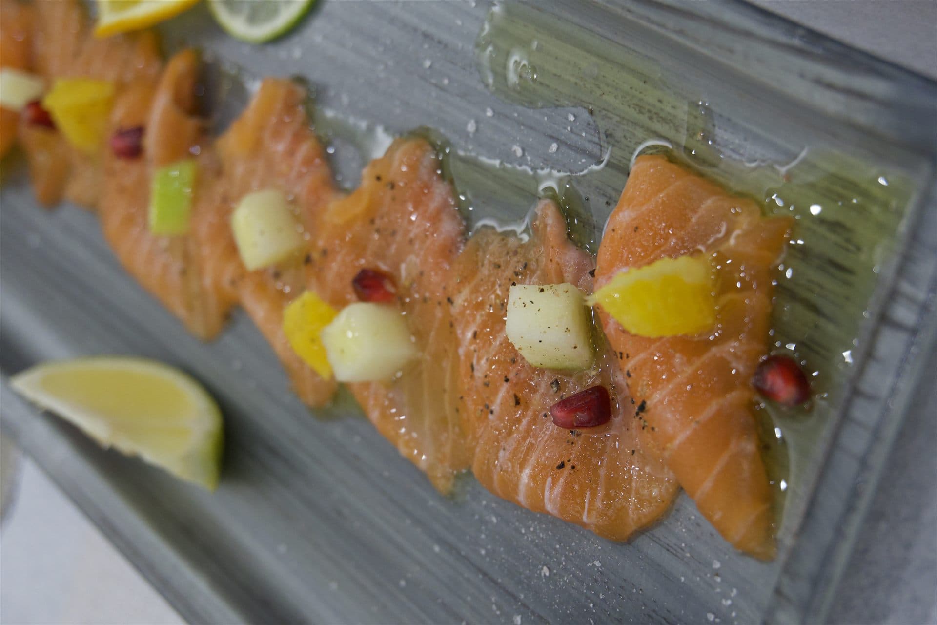 Salmone marinato, piatto del ristorante Alexander